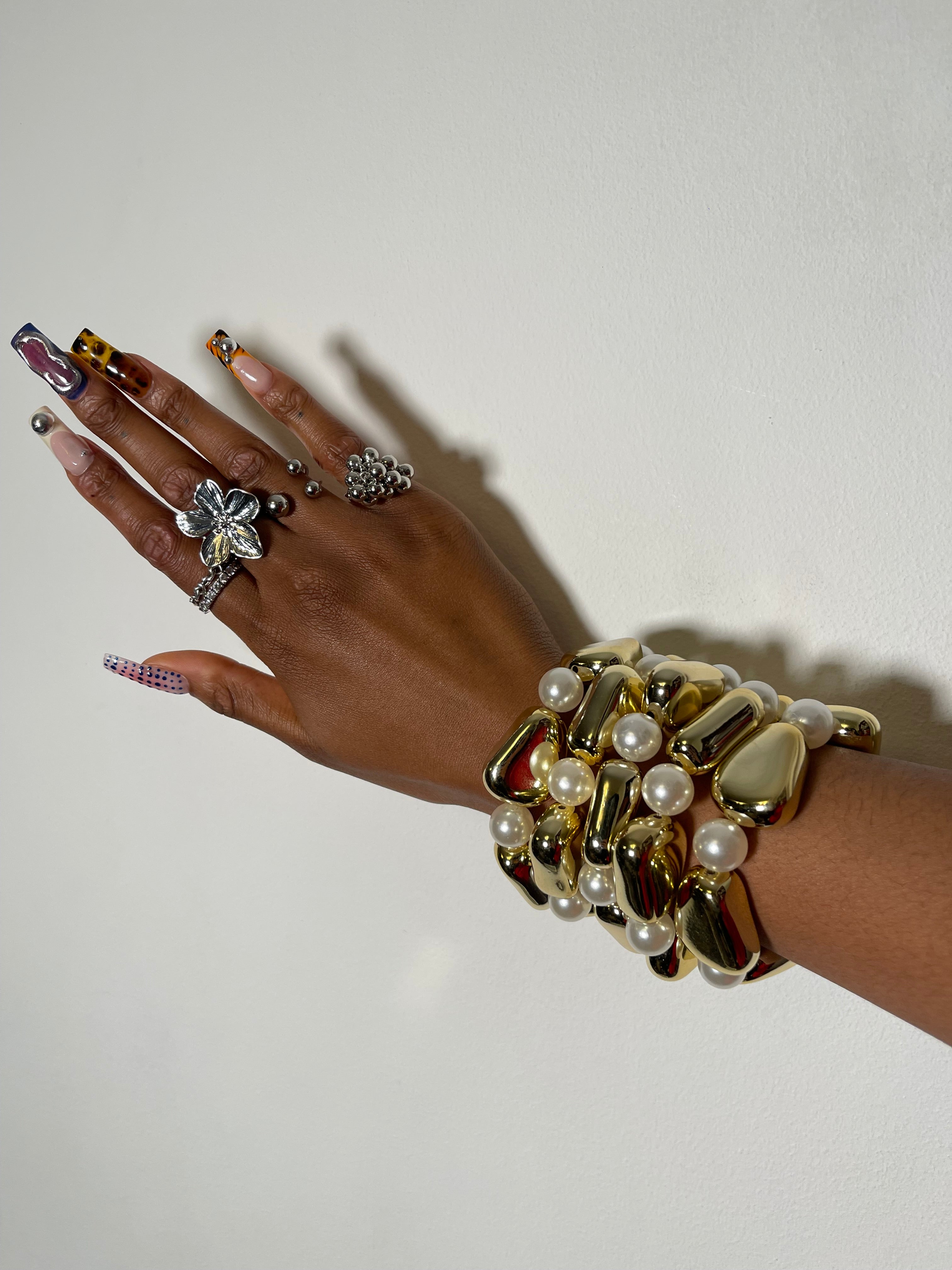 Avera Pearl Sculpt Bracelet